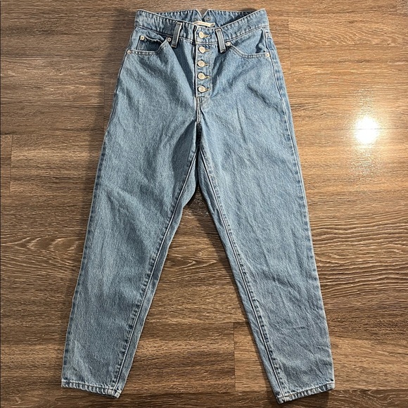 Levi's Denim - Levi's High Waisted Mom Jean Size